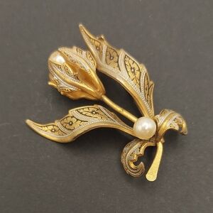 DAMASCENE SPAIN Gold & Silver Faux Pearl Floral Vintage C Clasp Brooch Pin GVC